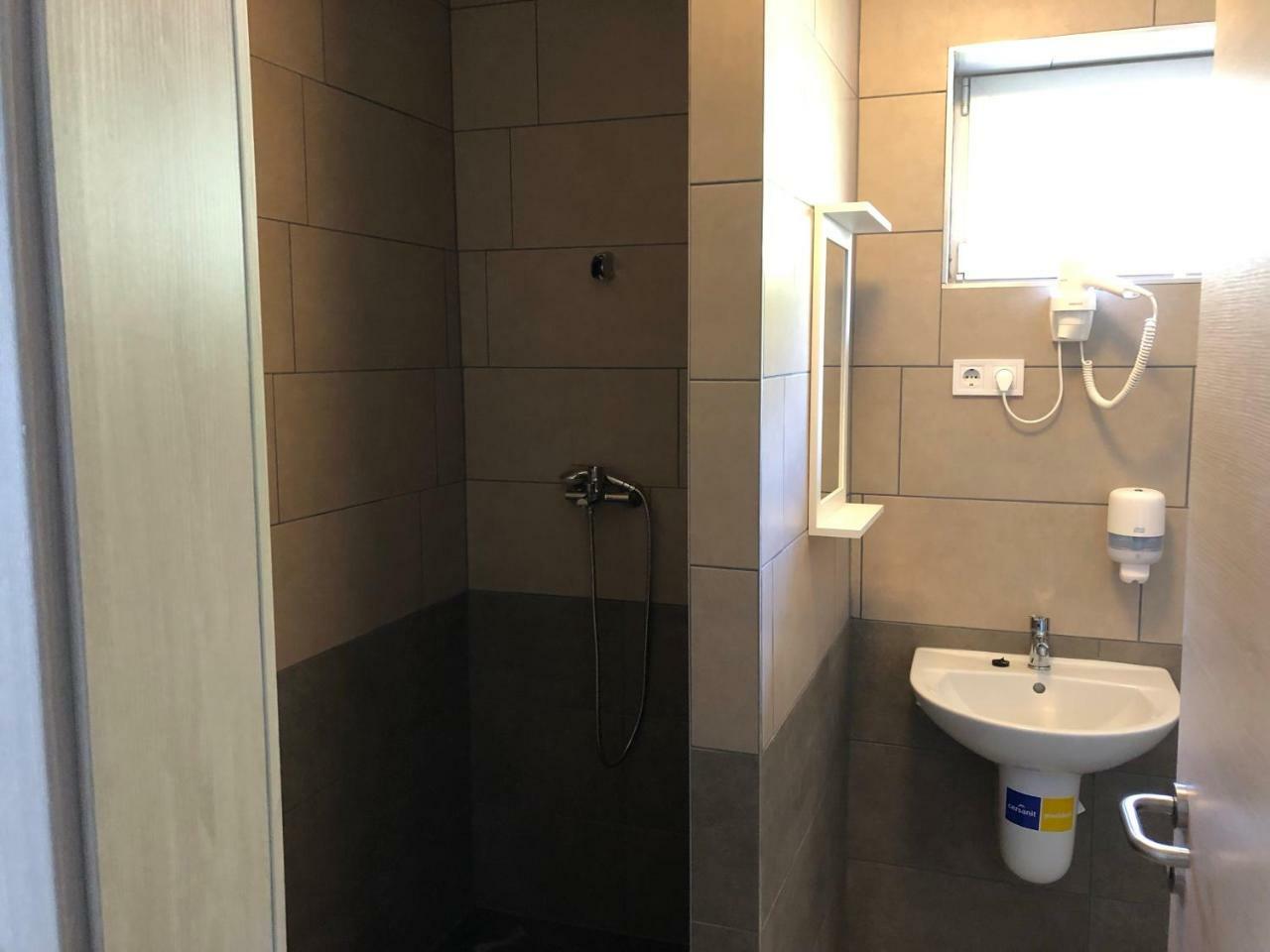 Juno Apartman Vendeghaz Μίσκολτς Εξωτερικό φωτογραφία